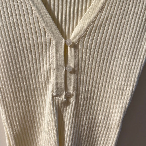 Superdown Ribbed Crop Top - Picture 4 of 6